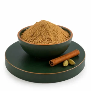 ماسالا ویژه در ظرف سبز روی پایه استودیویی CoffeeOmde