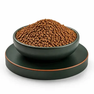 قهوه فوری گلد هند در ظرف سبز روی پایه استودیویی CoffeeOmde